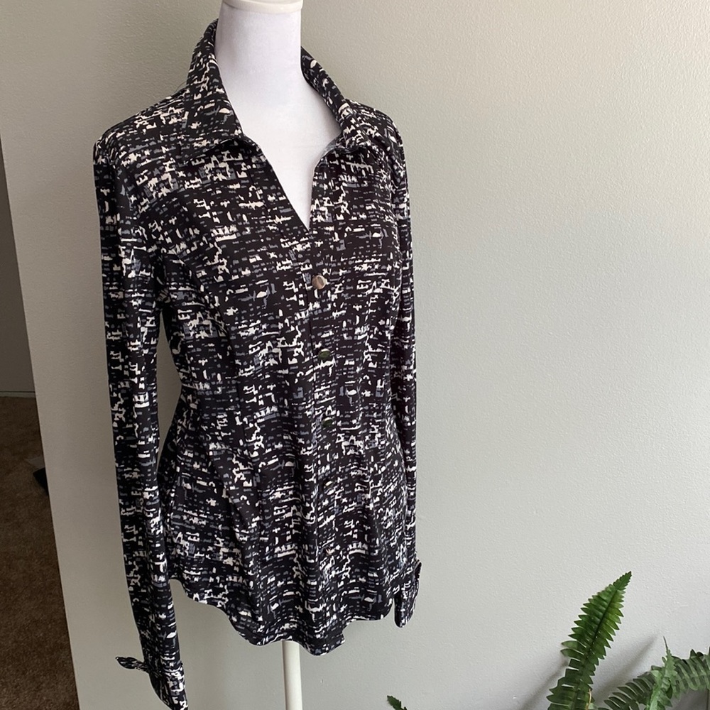 Carmen Marc Valvo Button Front Top